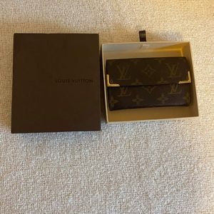 Horizontal Compact Zip wallet